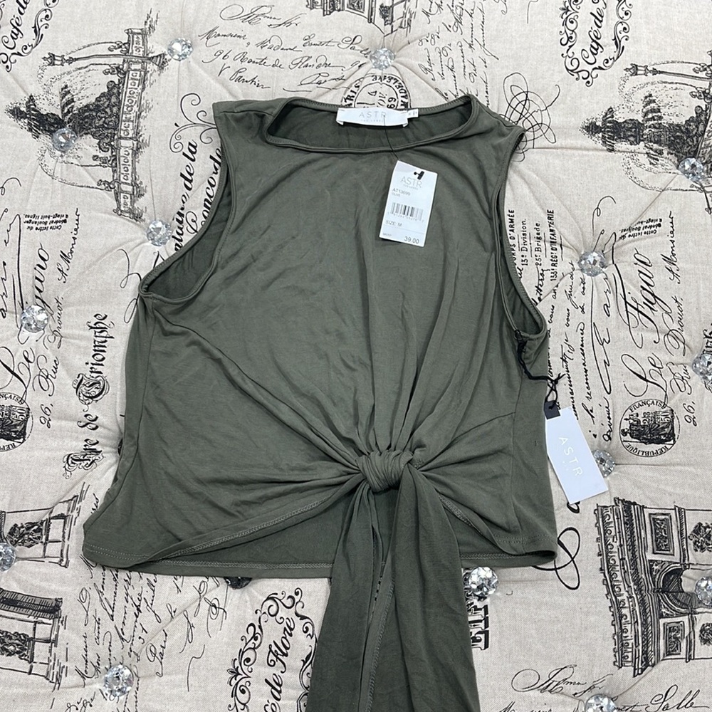 🎁 Astr The Label Tie Waist Crop Tank - Picture 4 of 9